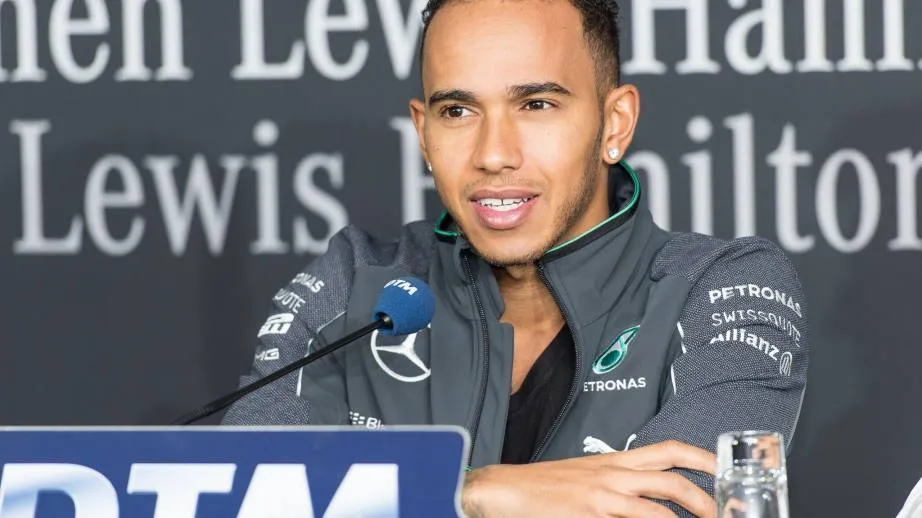 Lewis Hamilton przechodzi do Ferrari. to już pewne