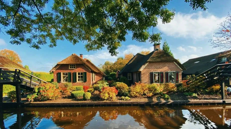 Giethoorn, Holandia / fot. Tamar Gogua / Źrodło: Unsplash